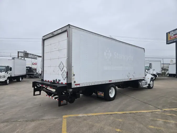 2016 Peterbilt 337