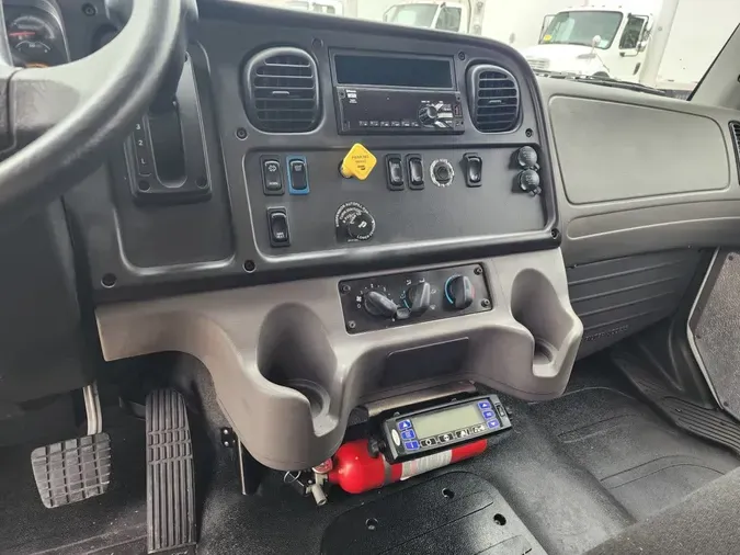 2019 FREIGHTLINER/MERCEDES M2 106