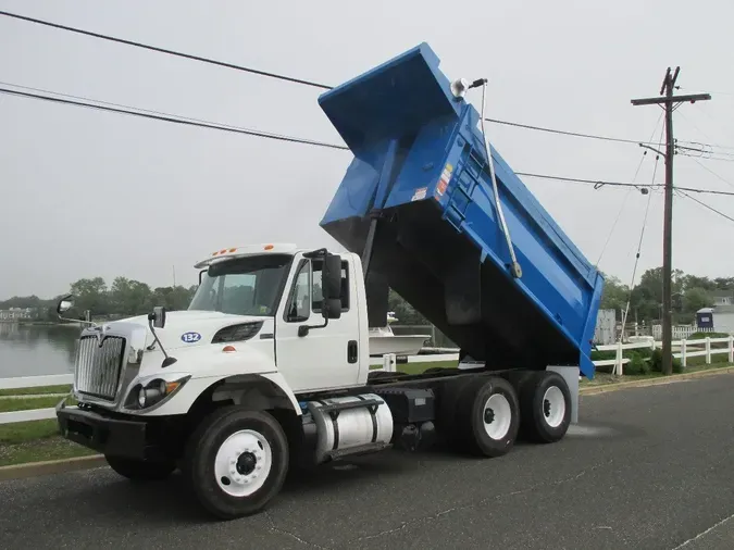  INTERNATIONAL 7400 6X4