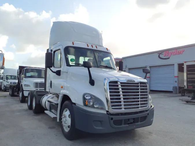 2018 FREIGHTLINER/MERCEDES CASCADIA 125