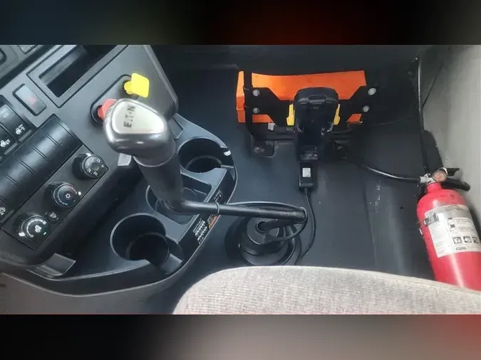 2018 INTERNATIONAL RH613