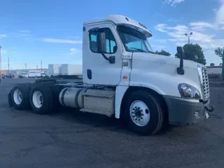 2018 FREIGHTLINER X12564ST