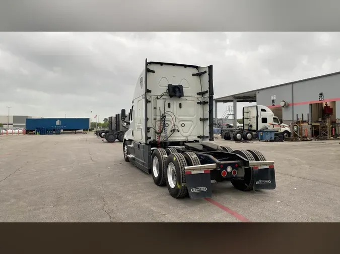 2022 Freightliner Cascadia 126