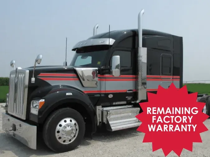 2023 Kenworth W990