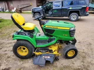 2020 John Deere X730