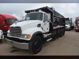 2005 MACK GRANITE CV713