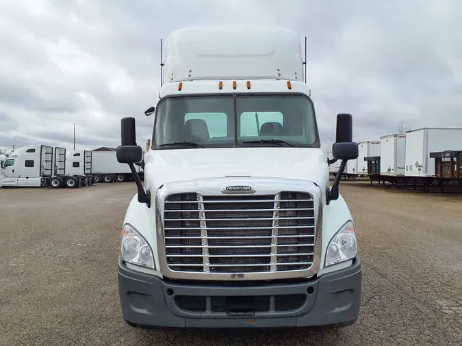 2017 FREIGHTLINER/MERCEDES CASCADIA 113