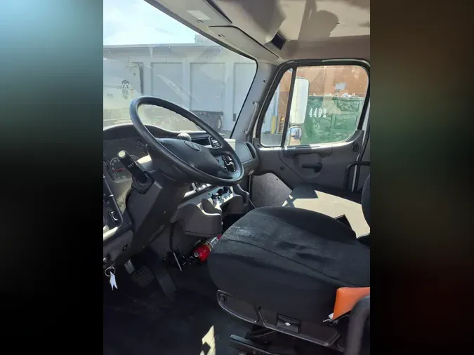 2020 FREIGHTLINER/MERCEDES M2 106