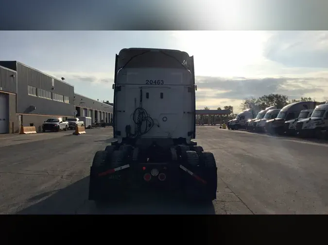 2021 Freightliner Cascadia 126