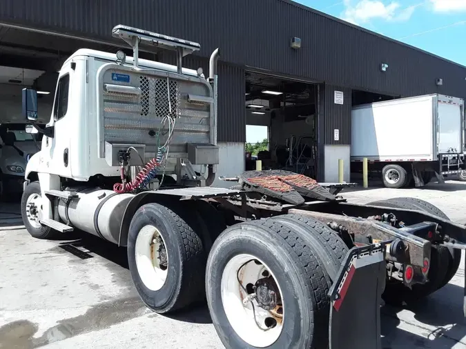 2018 FREIGHTLINER CASCADIA 125