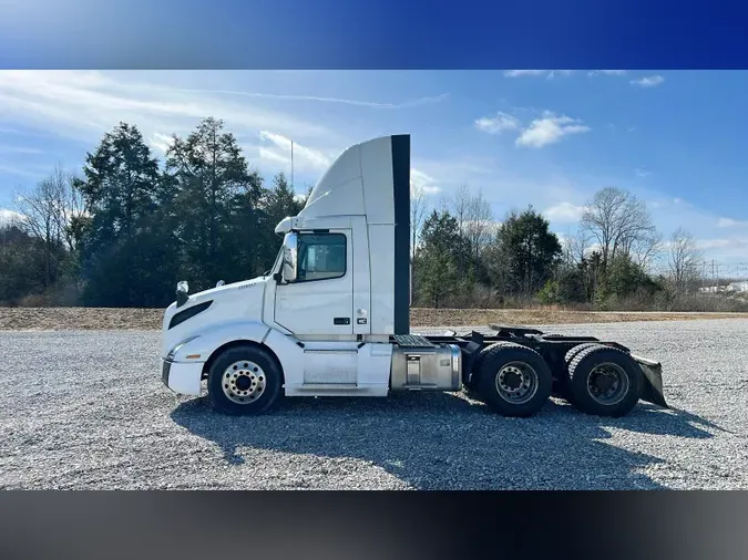 2018 Volvo VNL300