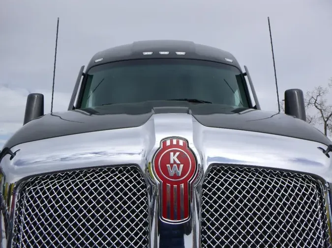 2023 Kenworth T680