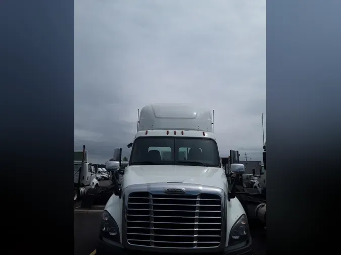 2020 FREIGHTLINER/MERCEDES CASCADIA 125