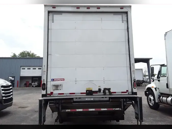2018 FREIGHTLINER M2 106
