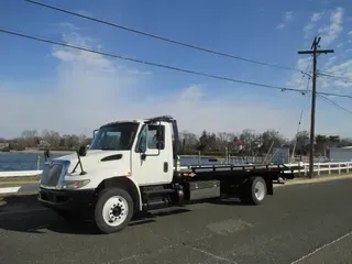 2017 INTERNATIONAL 4300