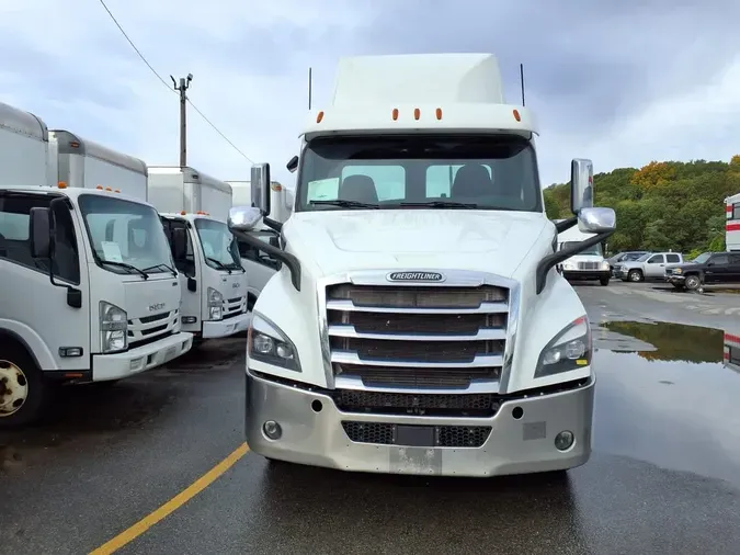 2020 FREIGHTLINER/MERCEDES NEW CASCADIA 116