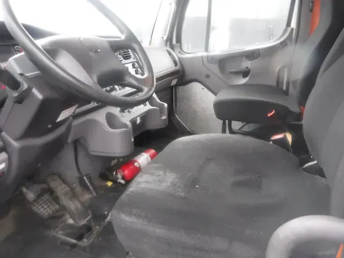 2019 FREIGHTLINER/MERCEDES M2 106
