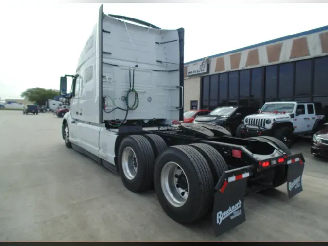 2024 VOLVO VNL64T760