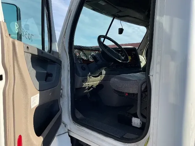 2018 Freightliner X12584ST