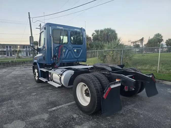 2020 FREIGHTLINER/MERCEDES CASCADIA 113610e59e1a351130fd39835bb794bde5b