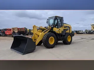 2017 Komatsu WA270-8