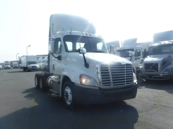 2020 FREIGHTLINER CASCADIA 125