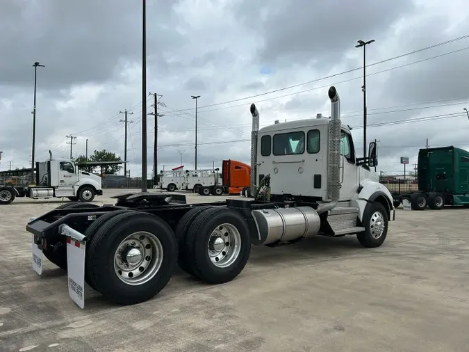 2026 Kenworth T880