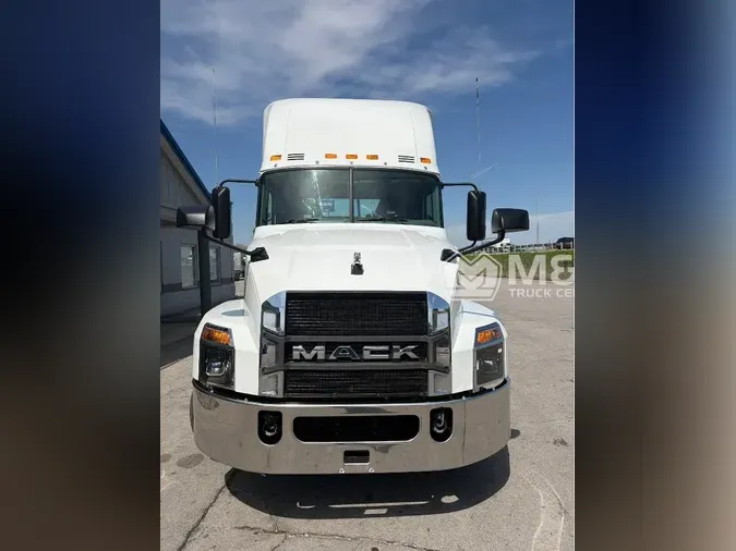 2021 MACK AN64T