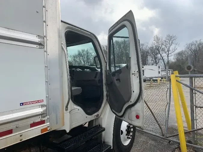 2018 Freightliner M2