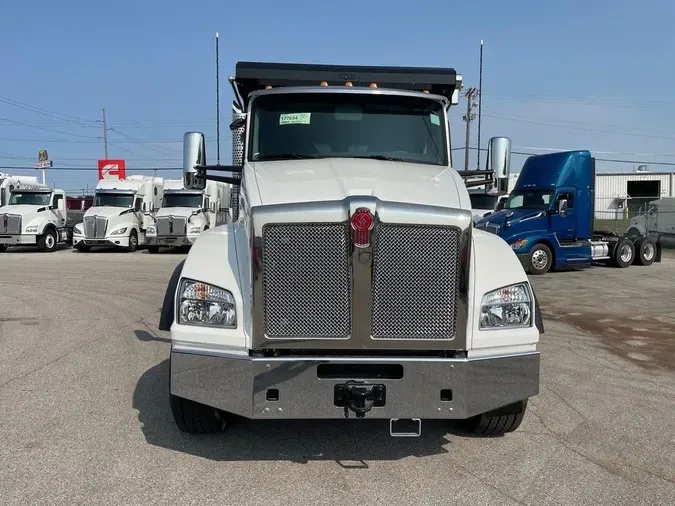 2025 Kenworth T880