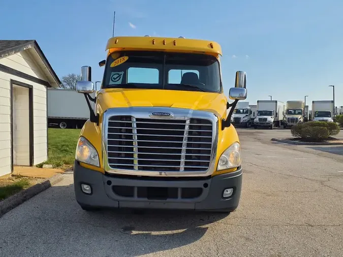 2018 FREIGHTLINER/MERCEDES CASCADIA 113