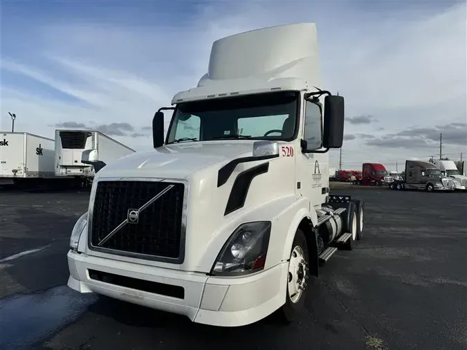 2012 VOLVO VNL30061285bcaf6d99797bdaa28ba7cbb1d6a