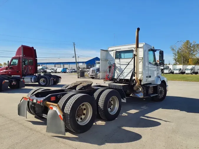2018 VOLVO VNL64TRACTOR