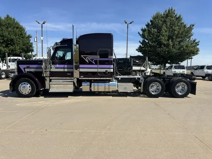 2025 Peterbilt 589612d1e8cb352dd4544660849bbe2fc48