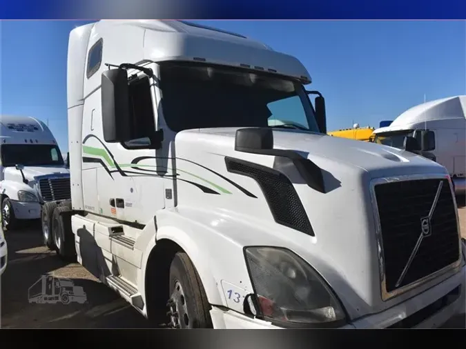 2012 VOLVO VNL64T670