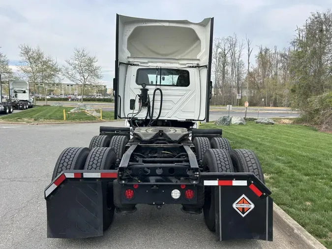 2023 International LT625