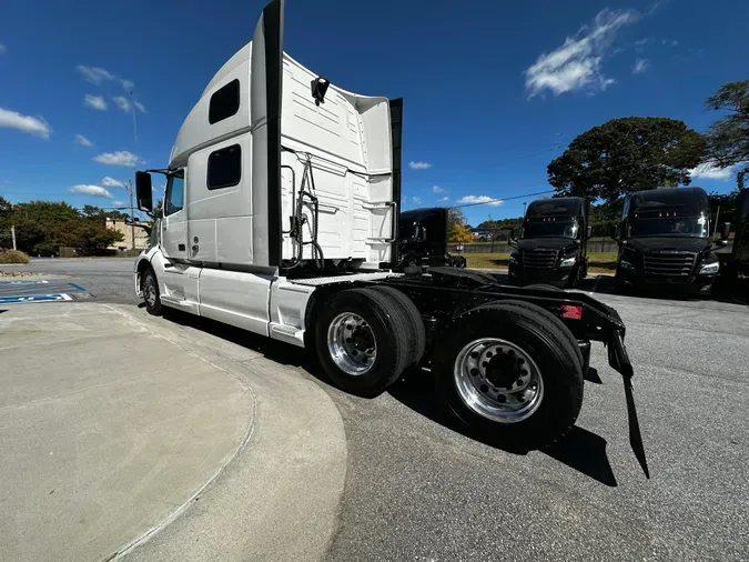 2022 Volvo VNL64T860