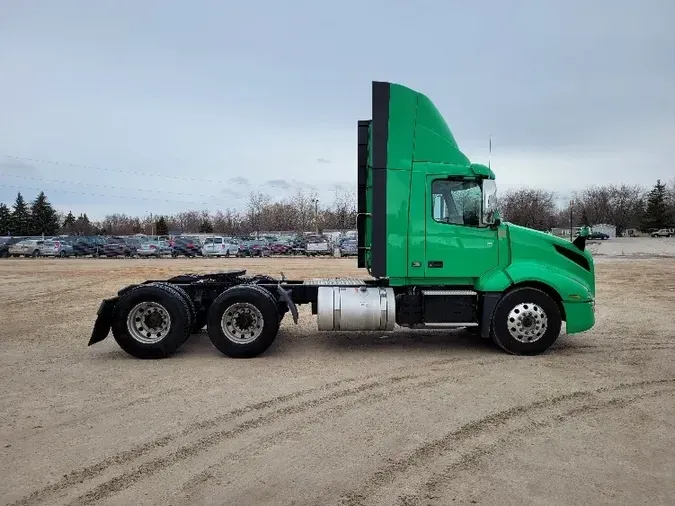 2020 Volvo VNL64300