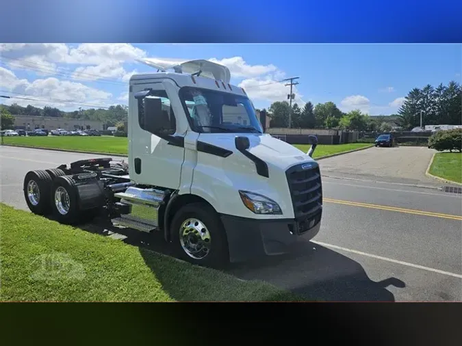 2025 FREIGHTLINER CASCADIA 116