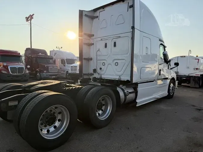 2018 FREIGHTLINER CASCADIA 126
