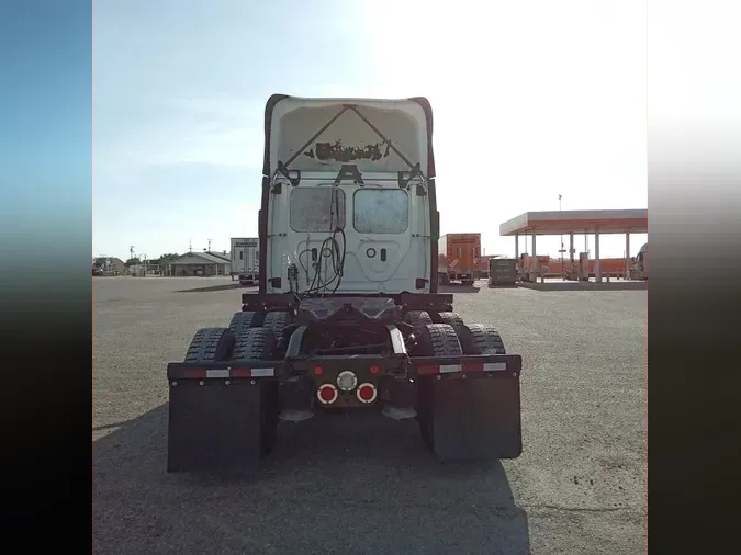 2020 Freightliner Cascadia 126