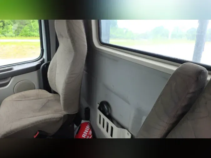 2018 Volvo VNL300