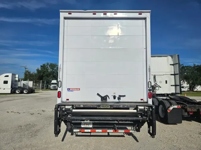 2015 FREIGHTLINER M2 106