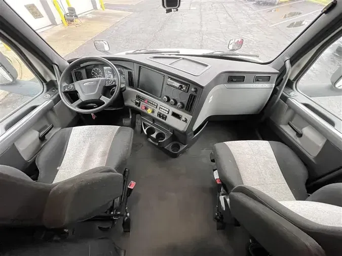 2020 FREIGHTLINER CA126