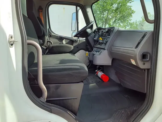2018 FREIGHTLINER/MERCEDES M2 106