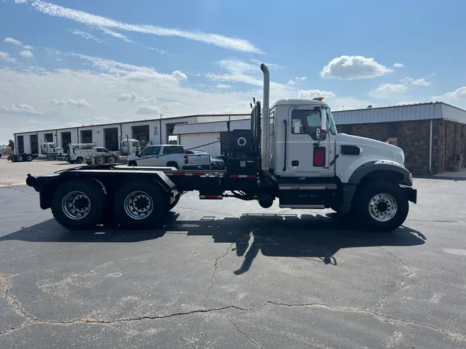 2025 MACK GR64FT