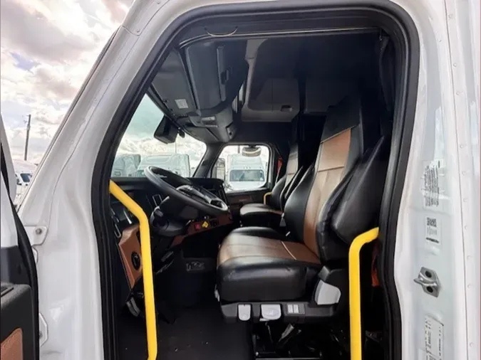 2023 Freightliner Cascadia 126