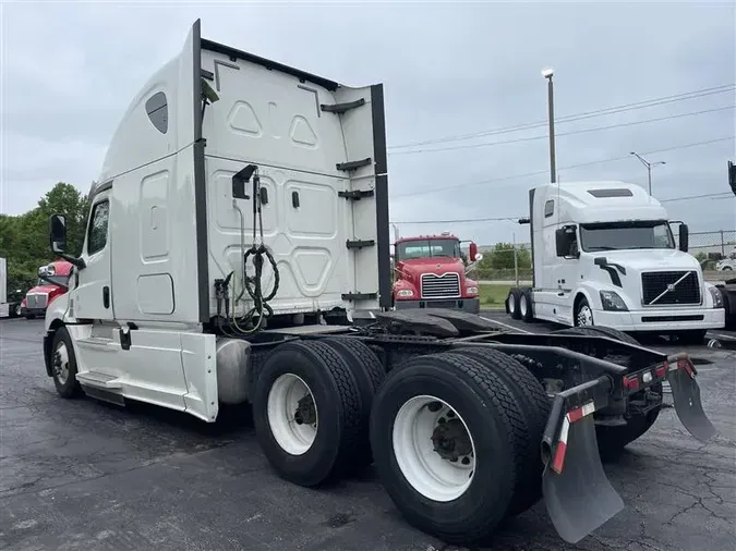 2020 FREIGHTLINER CA126