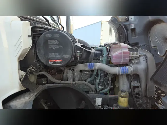 2020 Volvo VNL300