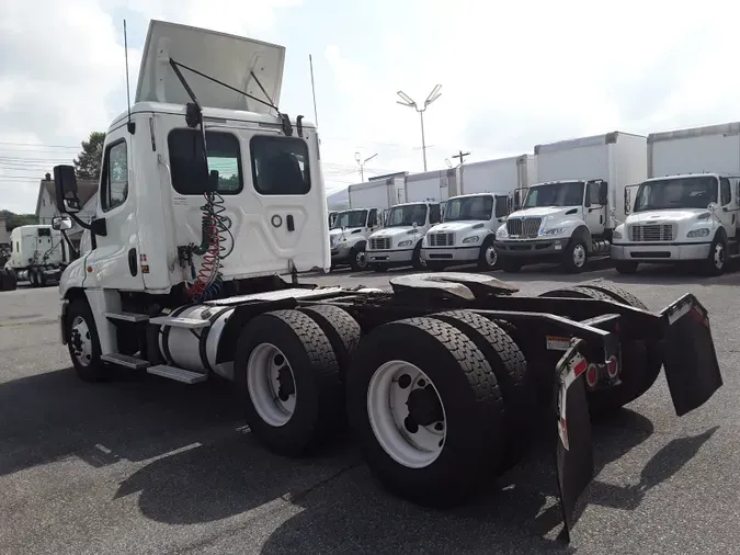 2018 FREIGHTLINER/MERCEDES CASCADIA 125